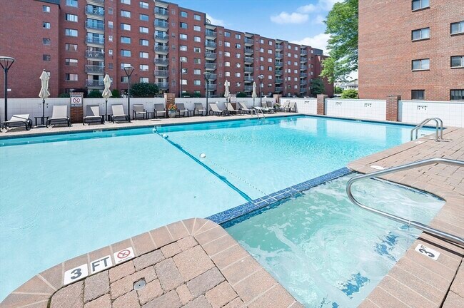 Building Photo - 22 9th St