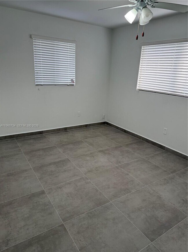 Building Photo - 702 Neptune St