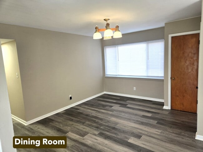 Building Photo - 903 Young St