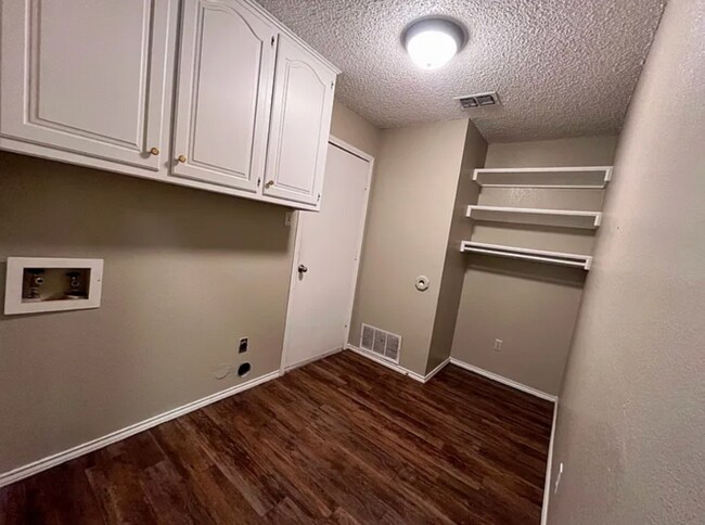 Building Photo - 5718 88th St