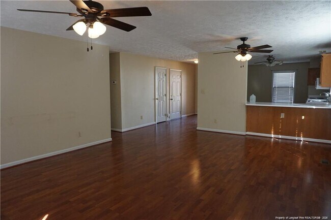 Building Photo - 7109 Summerlin Dr