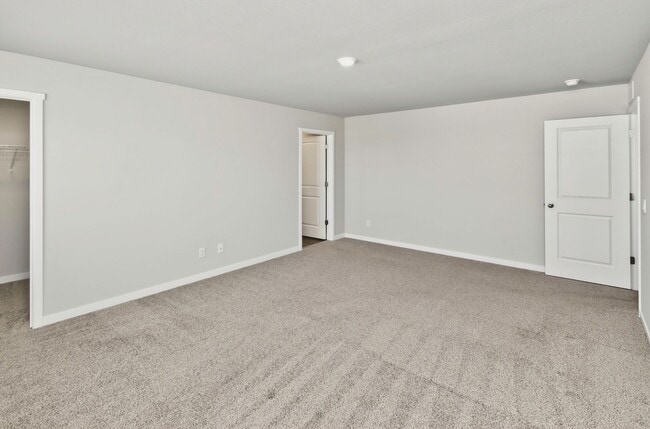 Building Photo - MODERN COMFORT!! 3 Bedroom, 3 Bathroom Townhome in Urbandale!