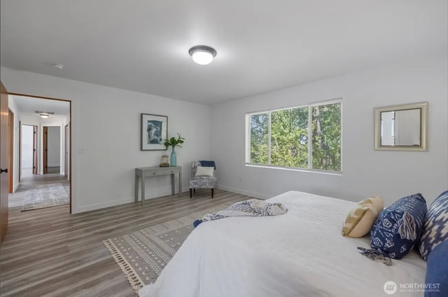 Building Photo - 4 Bed + Bonus Room, 2.5 Bath Home in Coyot...