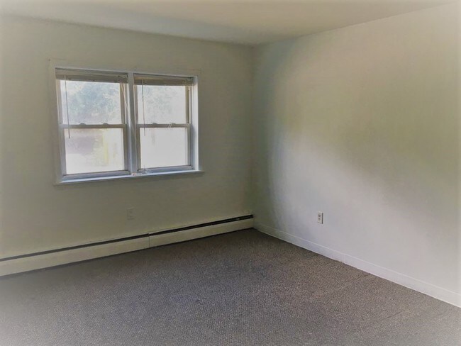 Building Photo - 64 Rosedale St