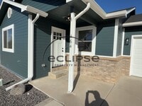 Building Photo - 464 Tara Dr