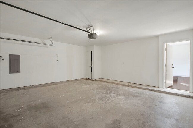 Building Photo - 7806 Harbor Dr