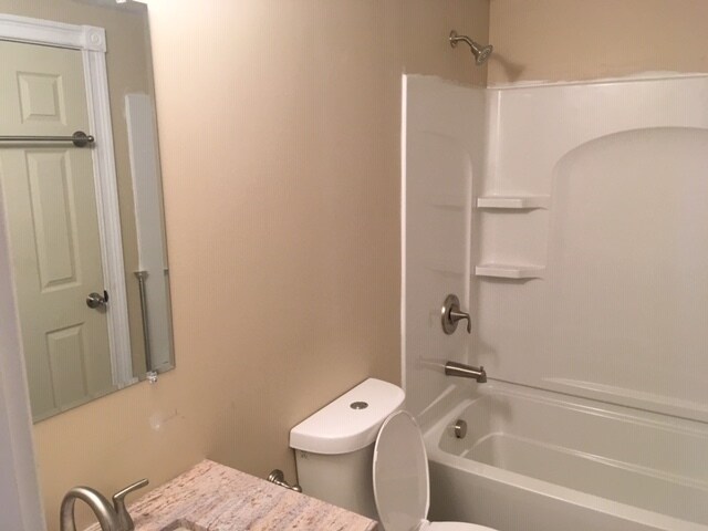 Building Photo - 308 S Highland Ave
