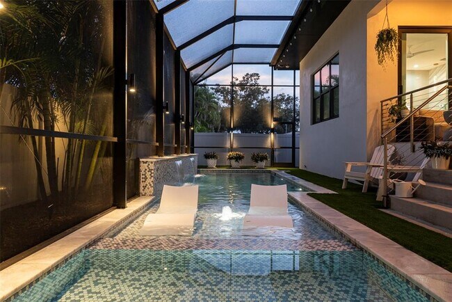 Building Photo - 3624 S Gardenia Ave