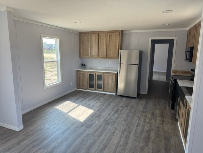 Building Photo - 526 Elkins Rd