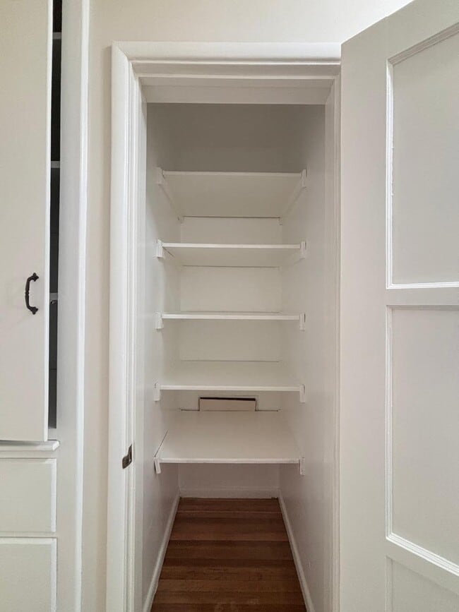 Building Photo - 12147 Hallwood Dr