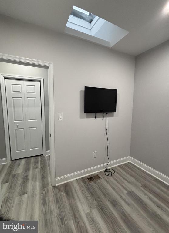 Building Photo - 3026 E Monument St