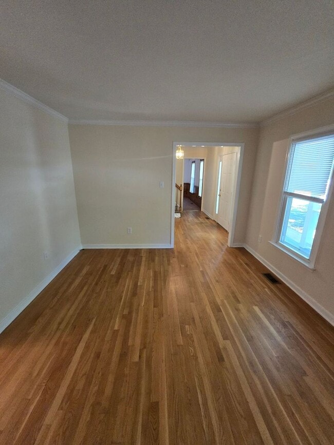 Building Photo - 4 BEDROOM IN CHESTERFIELD COUNTY all viewi...