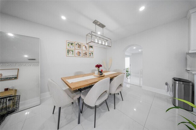 Building Photo - 10731 SW 51st Dr