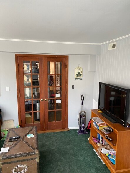 Building Photo - 1334 W Winona St