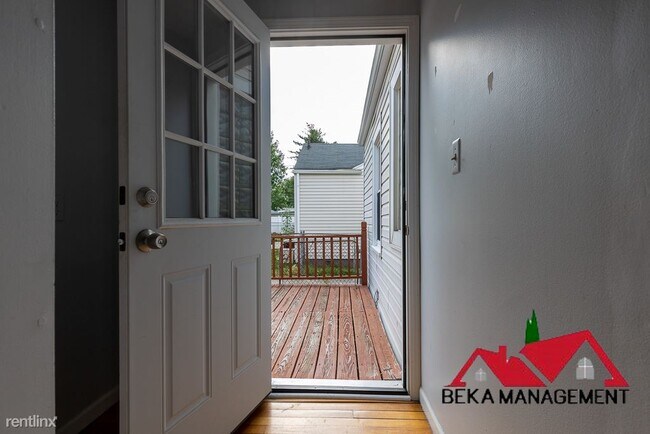 Building Photo - 2 br, 1 bath House - 1350 E Breckenridge St