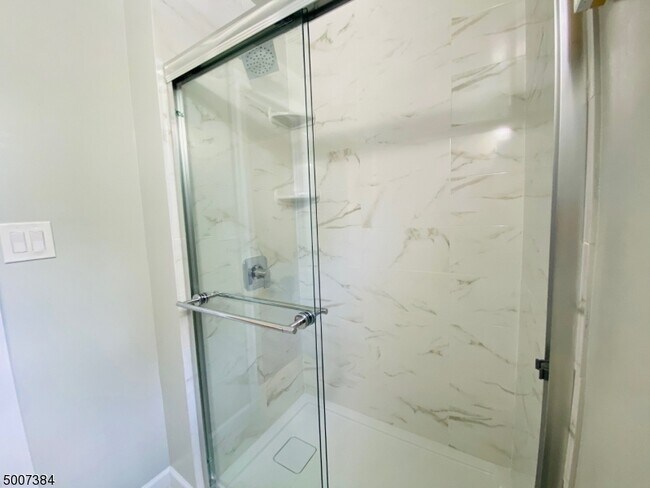 Building Photo - 79 Spruce St