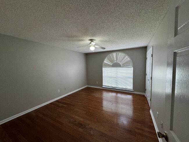 Building Photo - Home for Rent