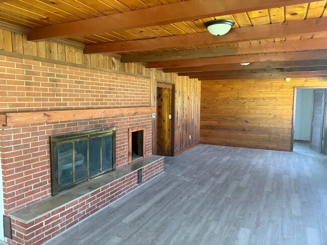 Building Photo - 103 Hollyhock Ln