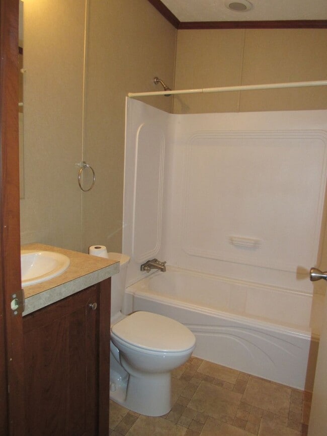 Building Photo - 3 BD 2 BA Country Living