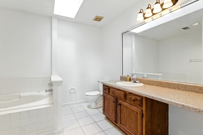 Building Photo - 3077 Silver Maple Dr