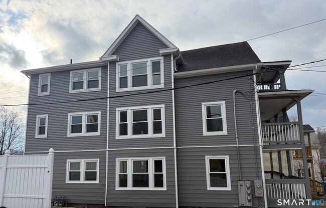 Building Photo - 484 West St