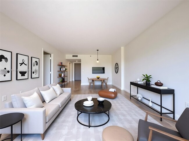 Primary Photo - 1470 NE 123rd St