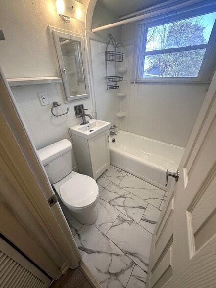 Building Photo - 43 Eleanor Ave