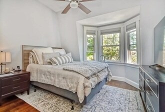 Building Photo - 439 W 4th St