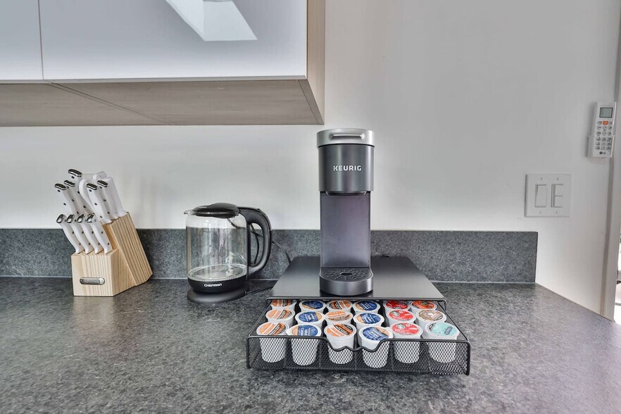 Building Photo - 5019 Hawley Blvd