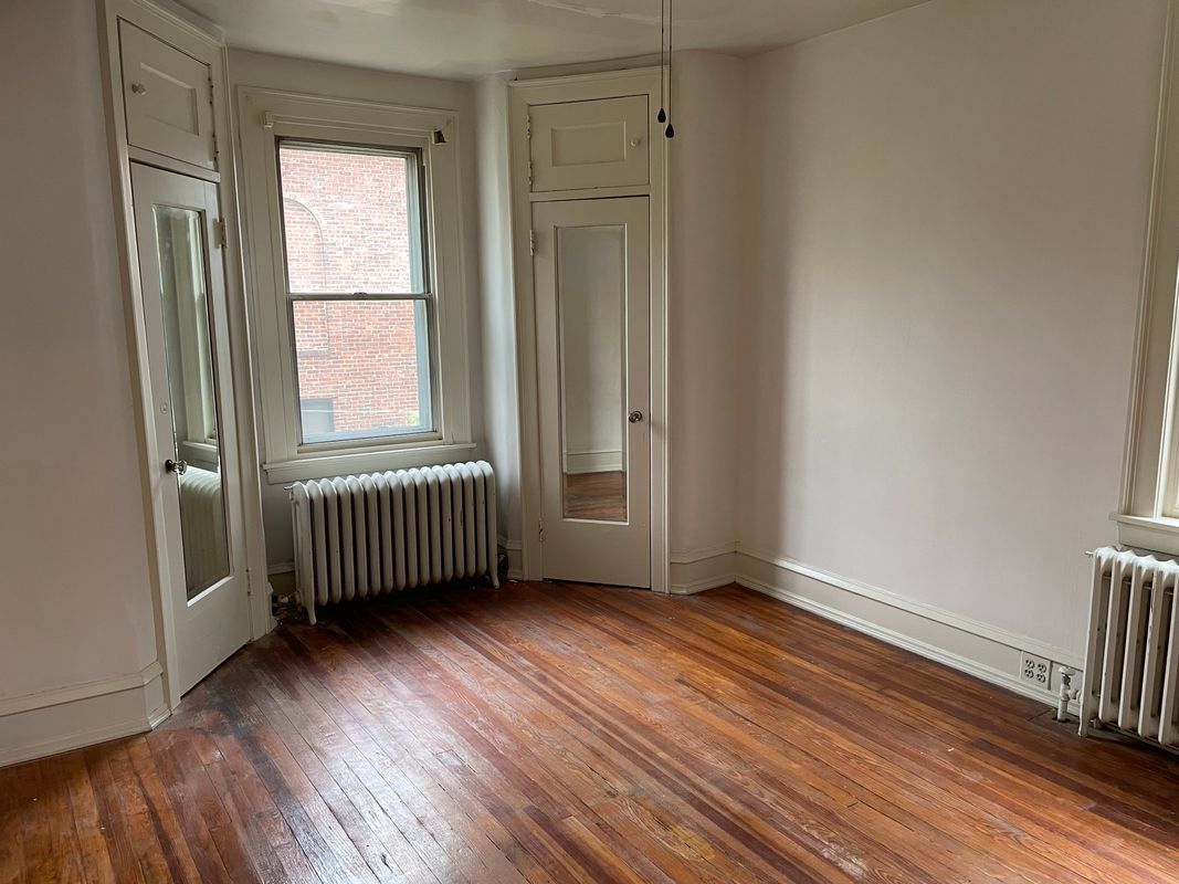 Building Photo - 5853 Ashland Ave