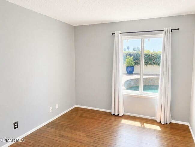 Building Photo - 3271 Rosehill Cir