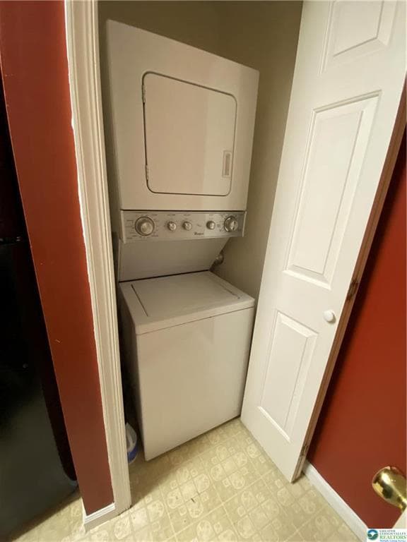 Building Photo - 207 Canal Park