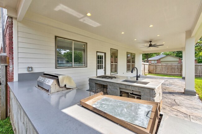 Building Photo - 918 Ivycroft Ln