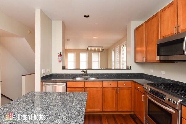 Building Photo - 1000 N Crosby St