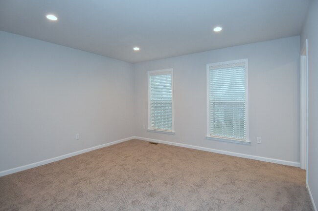 Building Photo - 130 Gress Rd