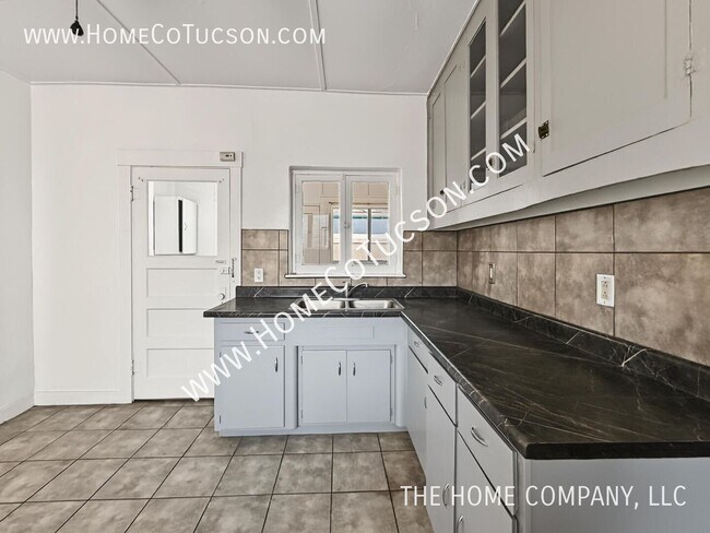 Building Photo - 531 S. Main-