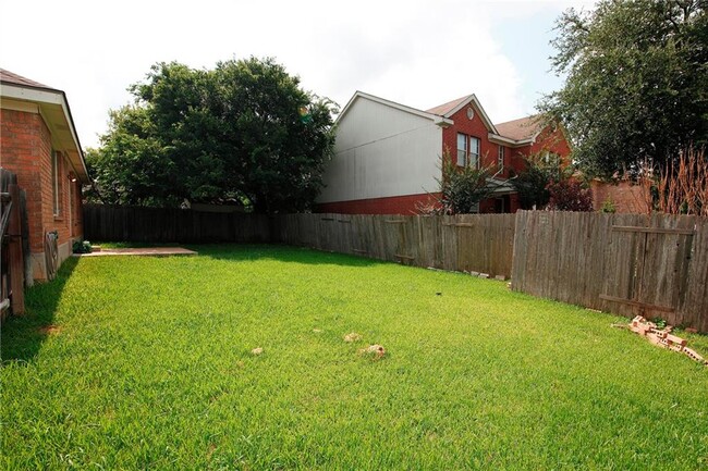 Building Photo - 2101 Boneset Trail