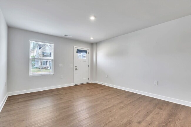 Building Photo - Modern Comfort: 3 Bed, 2.5 Bath Townhome + Primary on Main $1,950/mo rent
