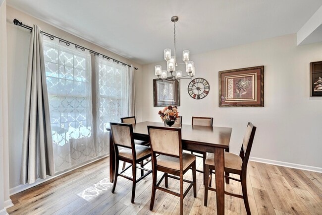 Building Photo - 19 Mel Lawn Dr