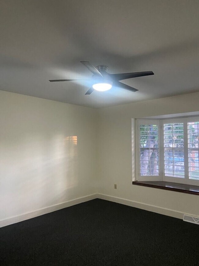 Building Photo - Call this gorgeous townhome yours! 2 master bedrooms with detached 2 car garage in Cherry Creek M...