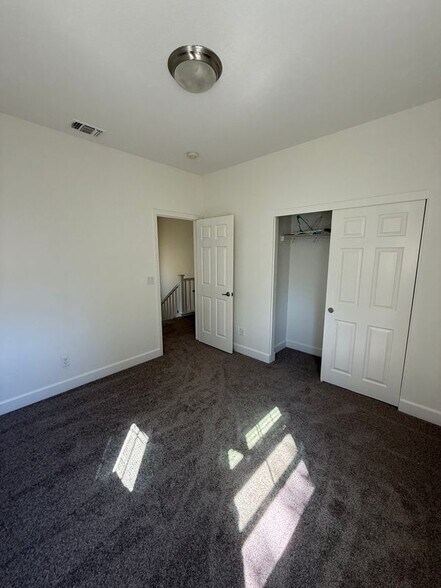 Building Photo - 433 Tolman Way