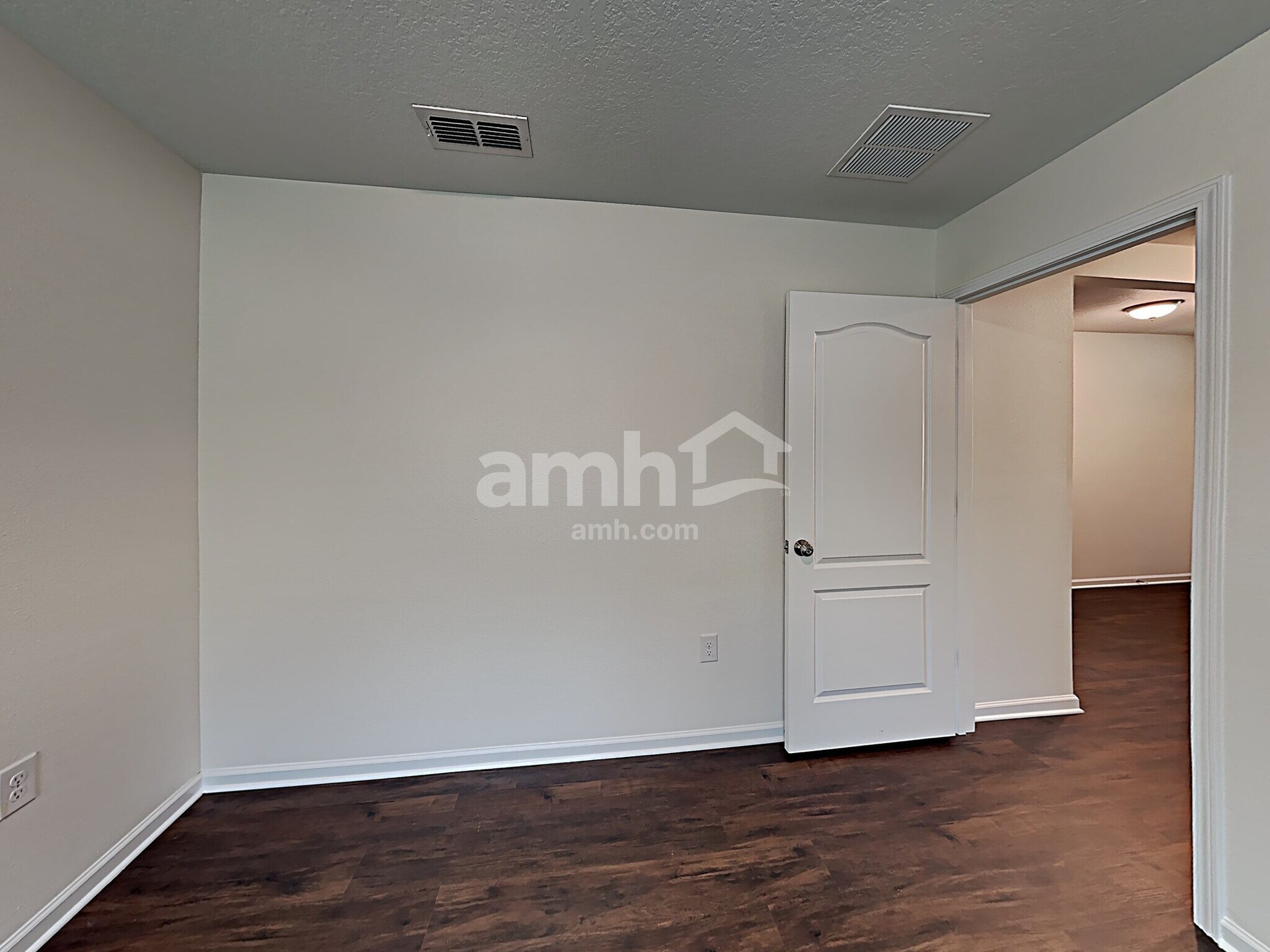 Building Photo - 2066 Tyson Lake Dr