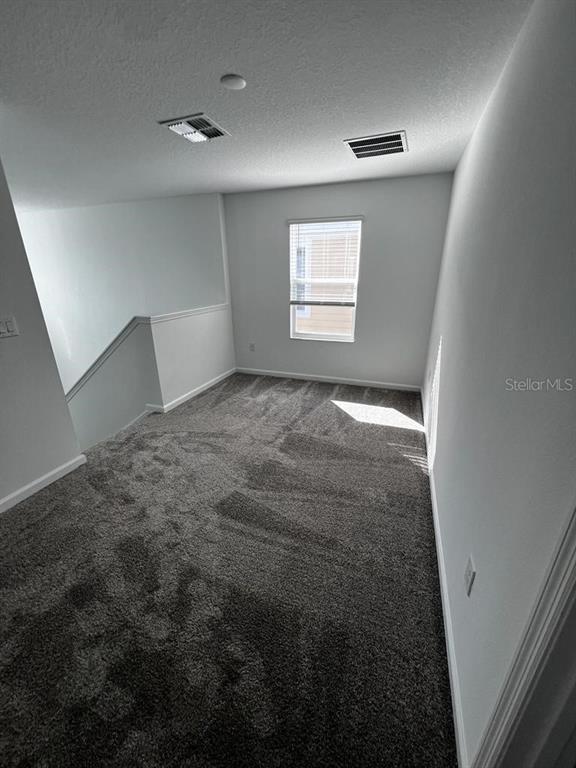 Building Photo - 215 Aqua Ave