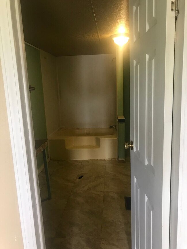 Building Photo - 3 Bedroom, 2 Bath In Stonewall