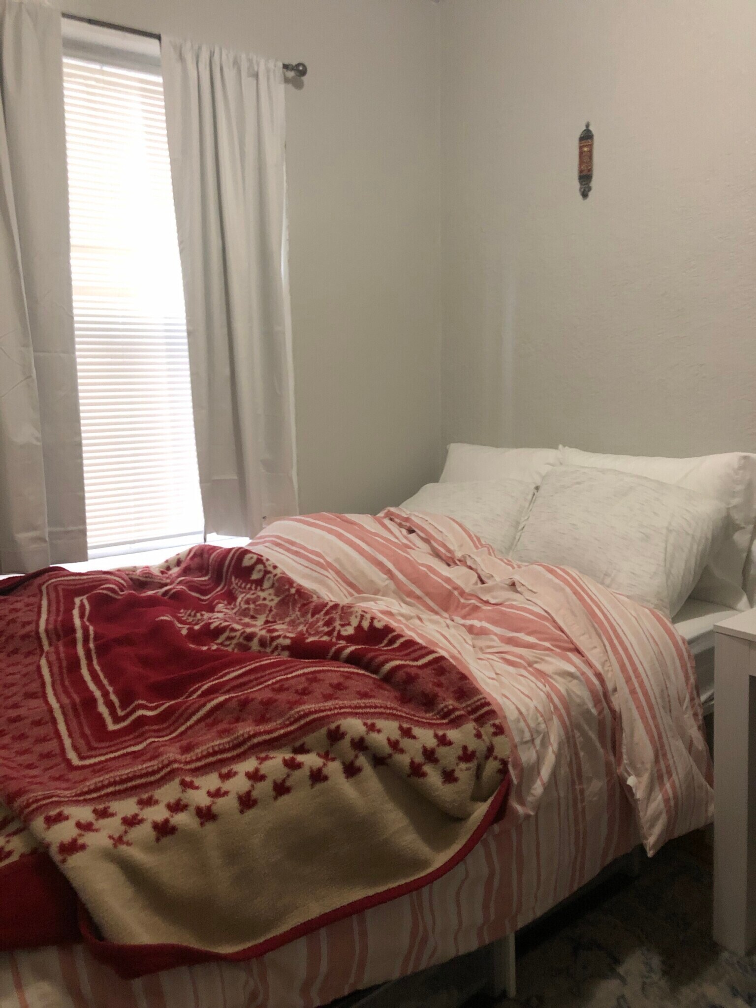 Building Photo - 54 Gainsborough St