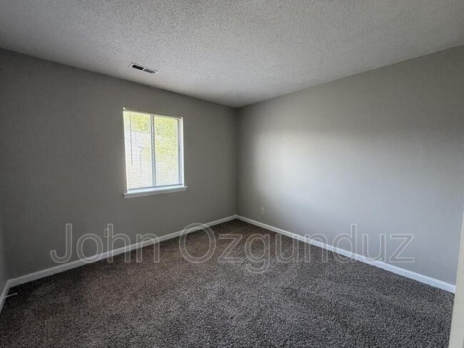 Building Photo - 2814 Rochelle St