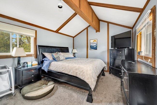 Building Photo - 4400 Valley Rd