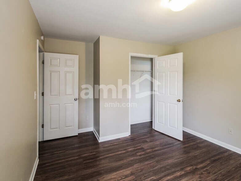 Building Photo - 962 Garden Meadows Cir