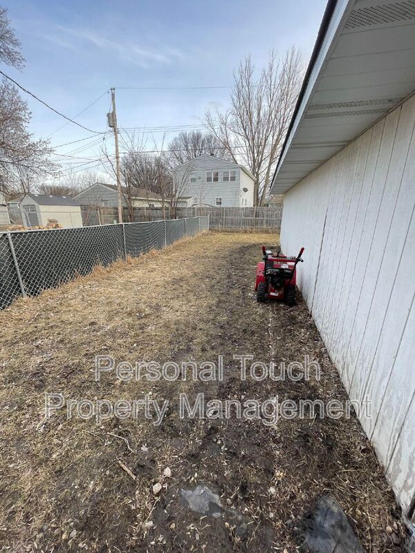 Building Photo - 1830 7th Ave S