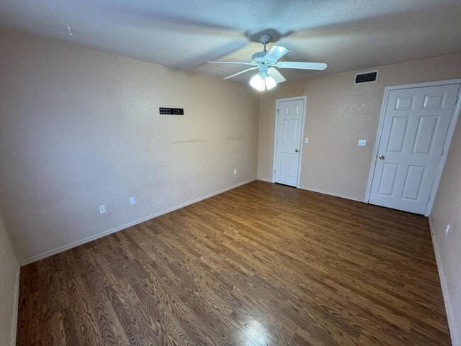 Building Photo - 2504 Tanglewood Ct